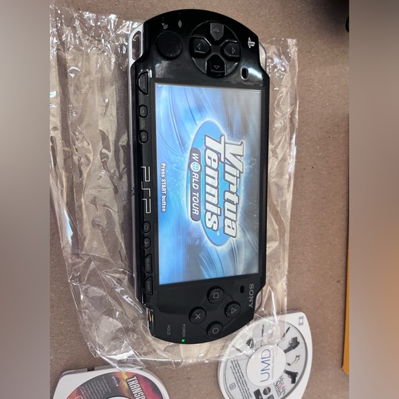 PSP Bundle in Box - Picture 13 of 16